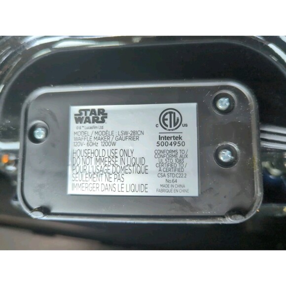 Star Wars Waffle Maker Black & Grey LSW-281 120V-60Hz 1200W - Picture 6 of 6